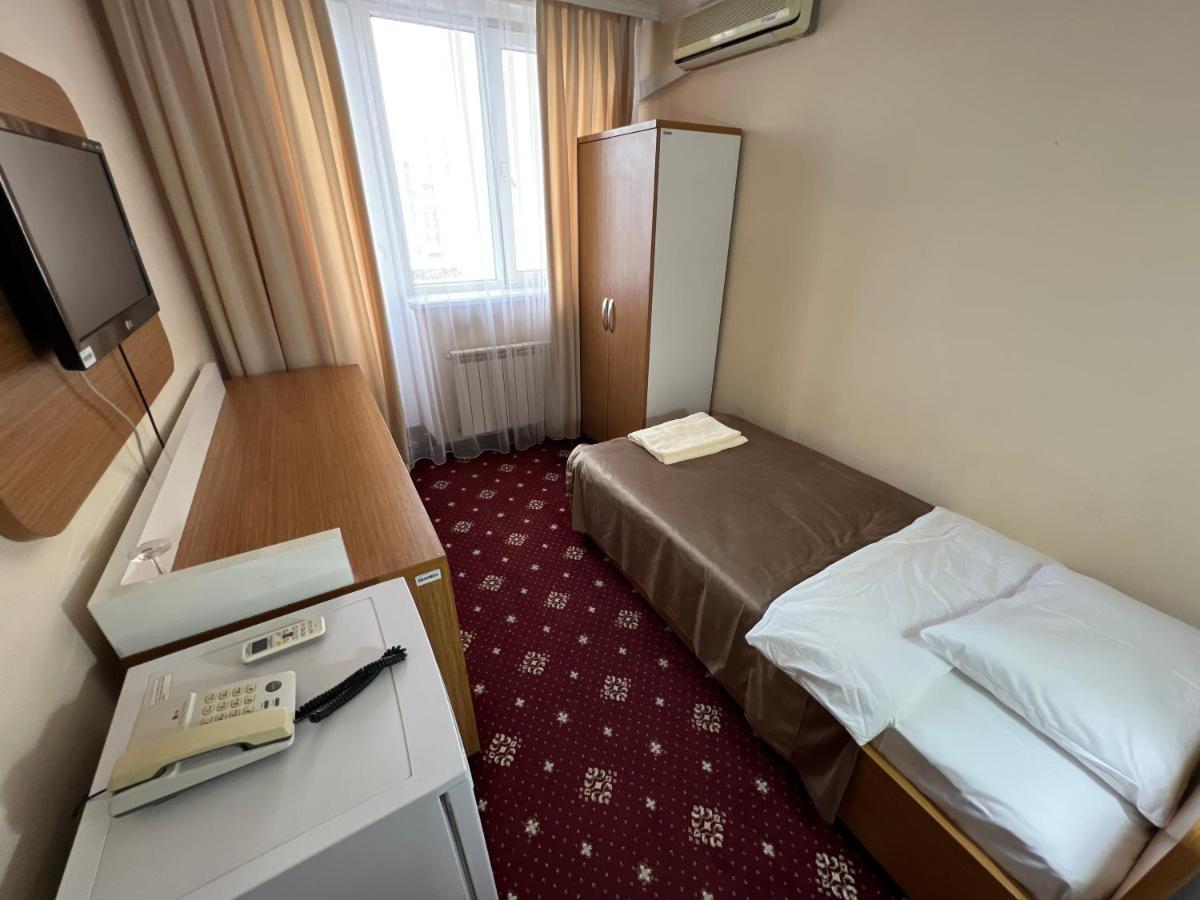 Yassy Hotel, Turkistan Екстериор снимка