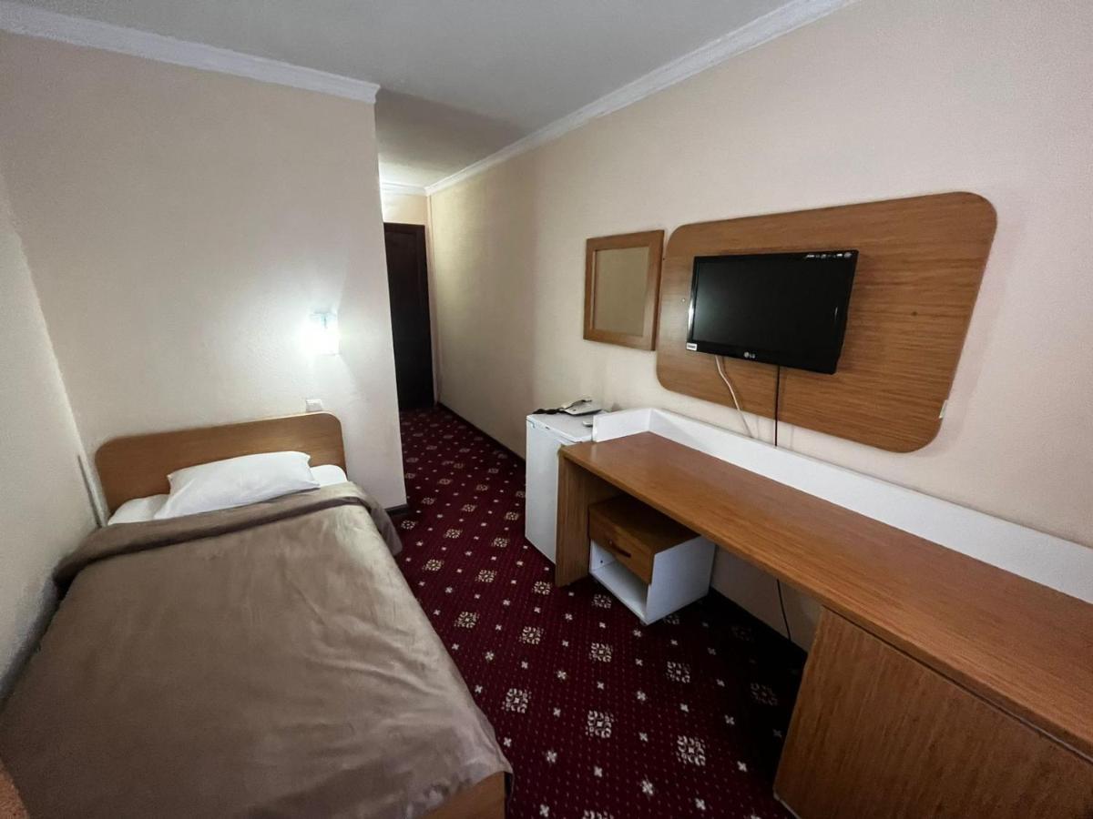 Yassy Hotel, Turkistan Екстериор снимка
