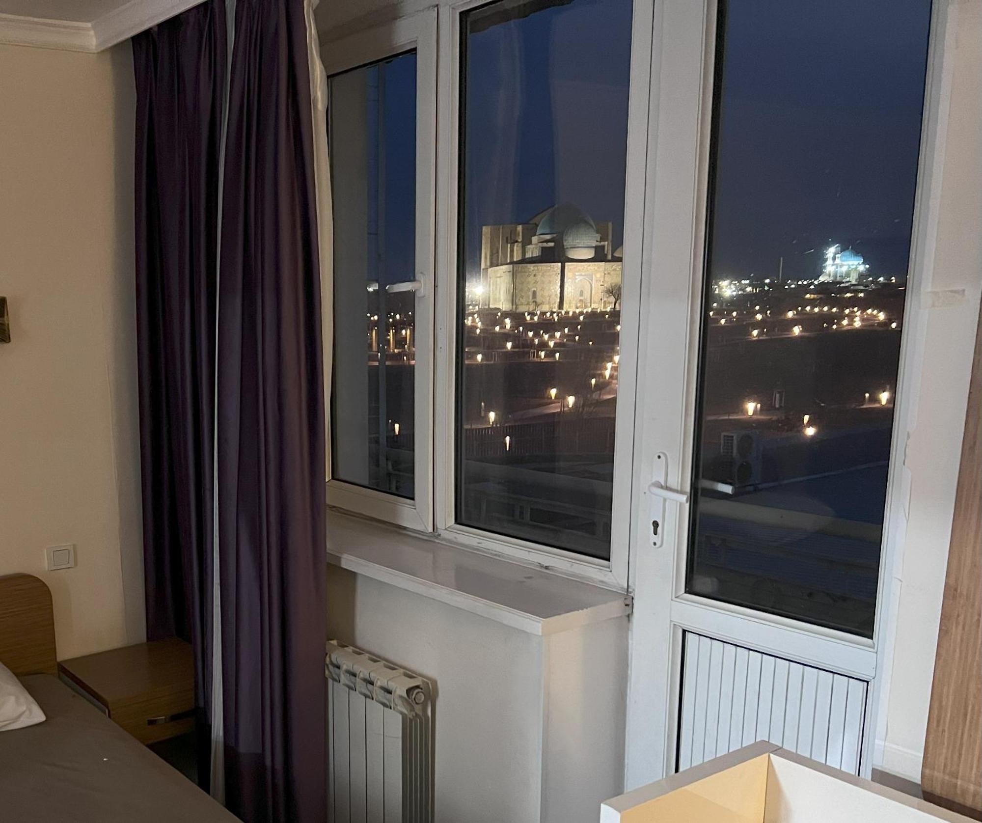 Yassy Hotel, Turkistan Екстериор снимка