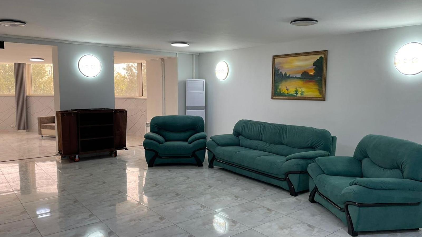 Yassy Hotel, Turkistan Екстериор снимка