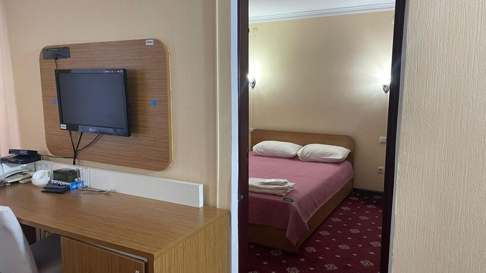 Yassy Hotel, Turkistan Екстериор снимка