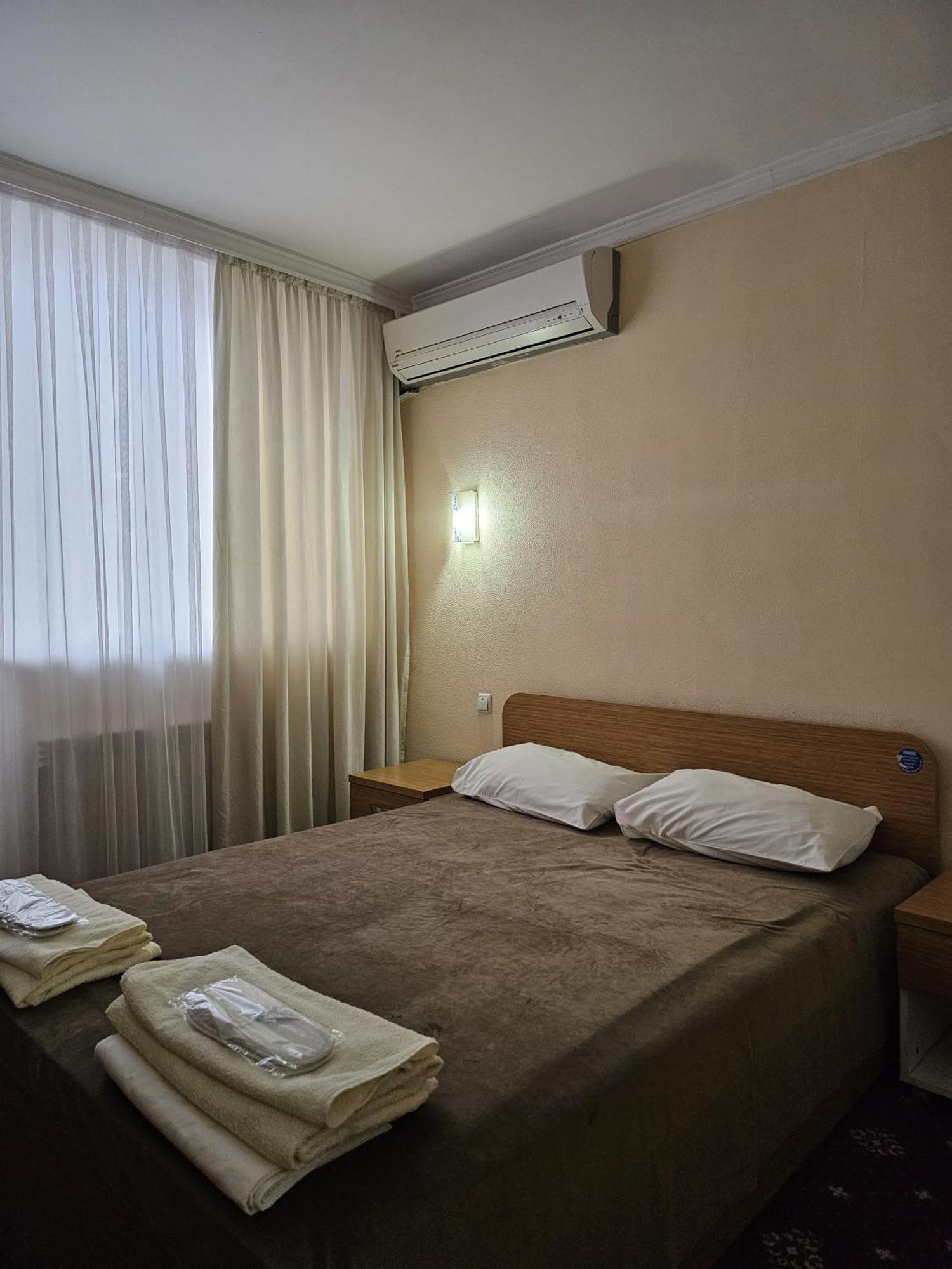 Yassy Hotel, Turkistan Екстериор снимка