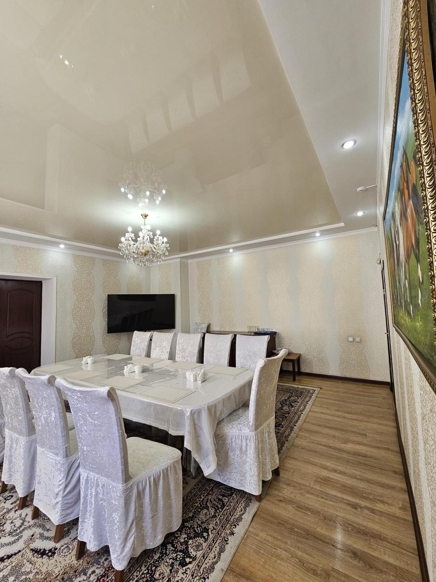Yassy Hotel, Turkistan Екстериор снимка