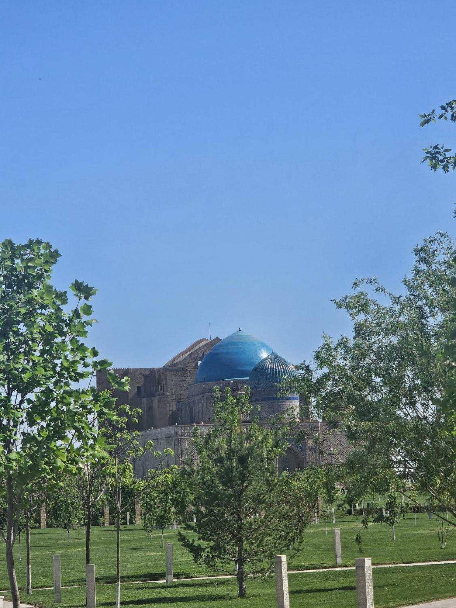 Yassy Hotel, Turkistan Екстериор снимка