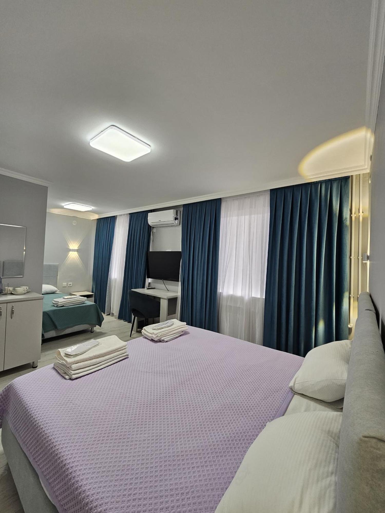 Yassy Hotel, Turkistan Екстериор снимка