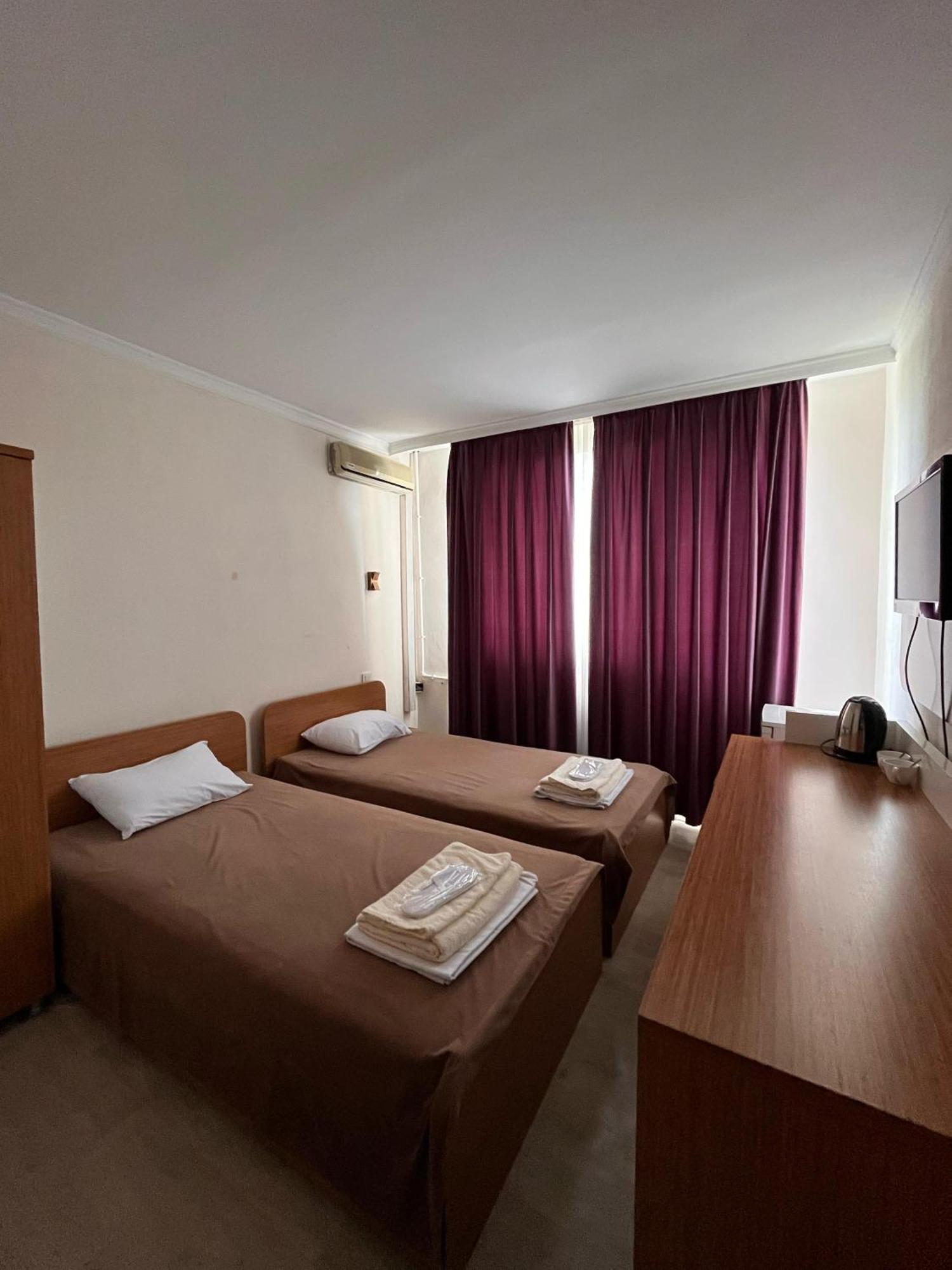 Yassy Hotel, Turkistan Екстериор снимка