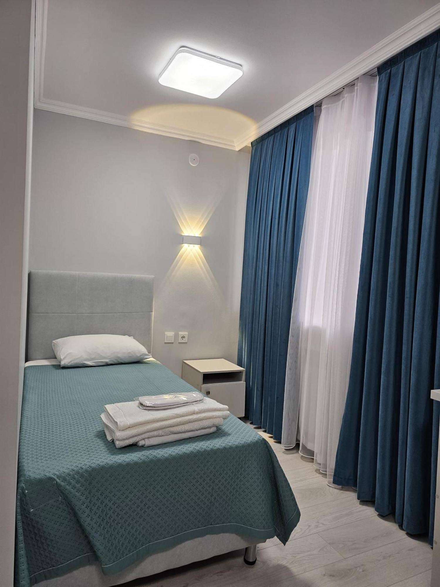 Yassy Hotel, Turkistan Екстериор снимка