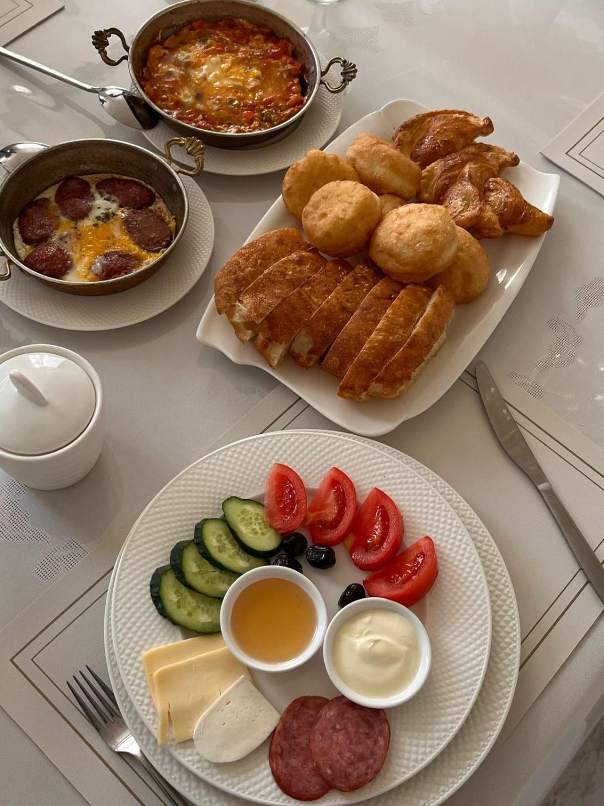 Yassy Hotel, Turkistan Екстериор снимка